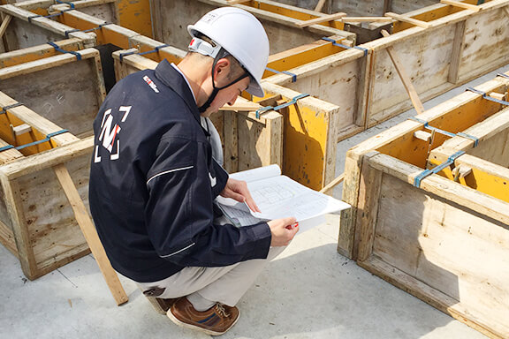 基礎立ち上がり型枠施工後コンクリート打設前